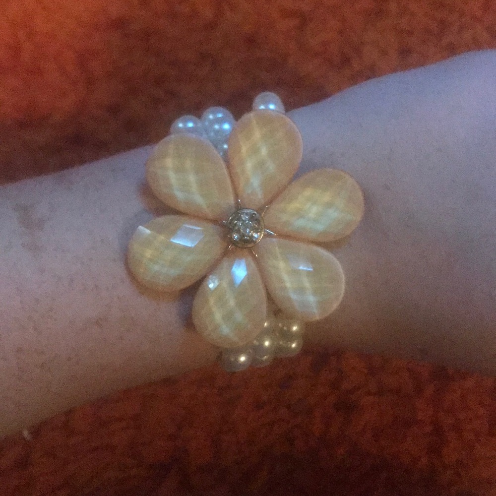 Jewelry - Picture 2 of 4